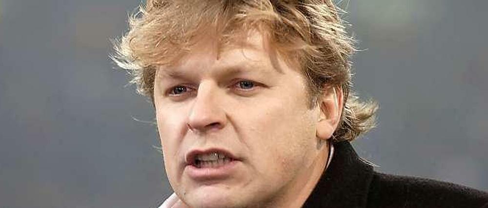 Youri Mulder gibt ein Interview.