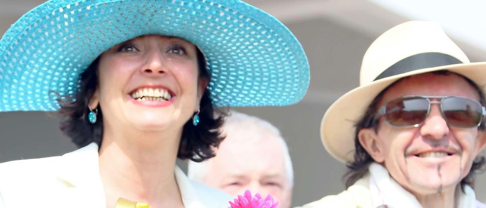 Hutparade: In Berlin-Hoppegarten wird am Sonntag die schönste Damenkopfbedeckung gewählt. Vati lässt sich dennoch auch nicht lumpen.