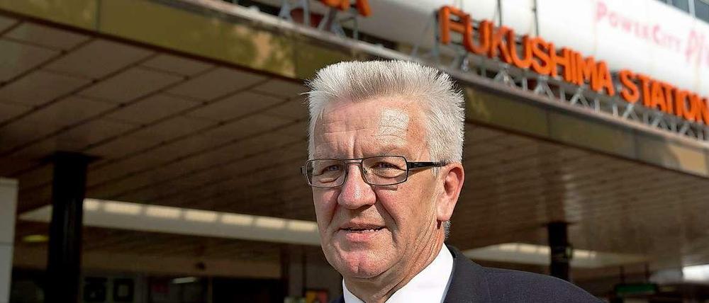 Der Stuttgarter Ministerpräsident Winfried Kretschmann (Grüne) wirbt in der Provinz Fukushima für erneuerbare Energien. Das findet der Gouverneur auch gut. Nur seine Regierung in Tokio findet Atomkraft immer noch besser. 