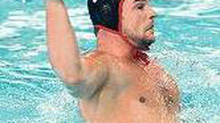Vor dem Abwurf. Marko Stamm will mit den Wasserfreunden angreifen. Foto: Rudel