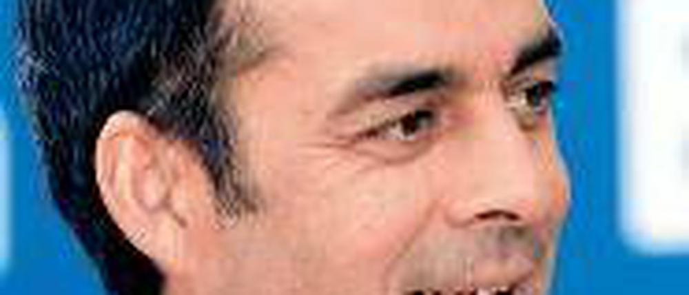 Raus aus dem Büro. Robin Dutt möchte Trainer in Bremen werden. Foto: dpa