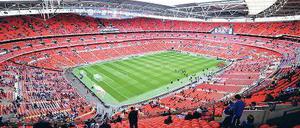 Innensicht auf die Tribünen des Wembley-Stadions.