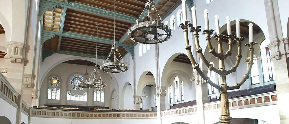 Die Synagoge in der Rykestraße in Prenzlauer Berg ist über 100 Jahre alt. Ihre Zukunft ist derzeit ungewiss, denn der Jüdischen Gemeinde fehlen die Gelder. 