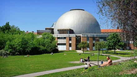 Das Planetarium im Ernst-Thälmann-Park.