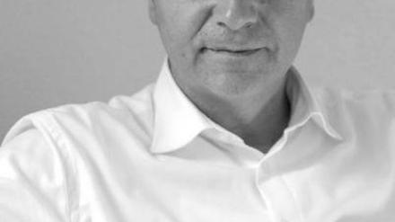 Dirk Müller Remus hat selber einen Sohn mit Asperger-Syndrom.