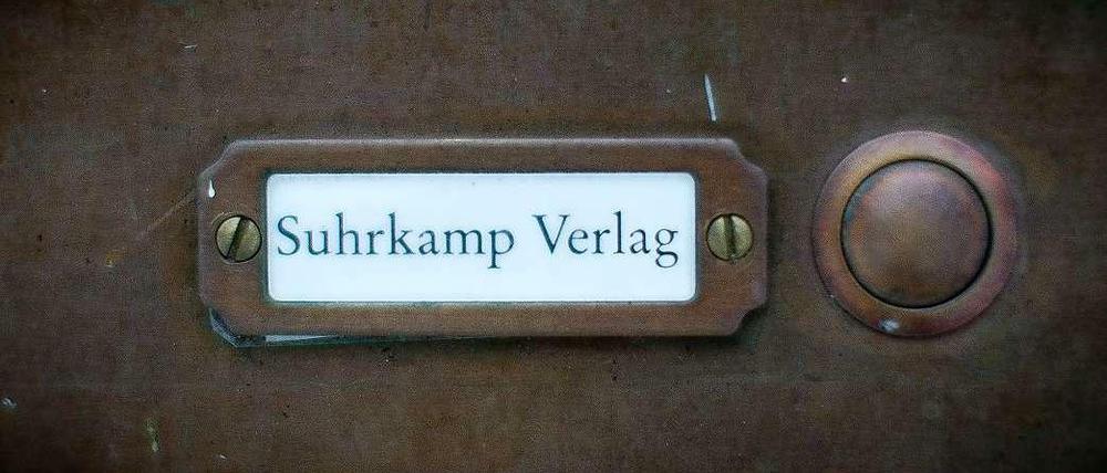 Klingelschild an der Berliner Suhrkamp-Villa.