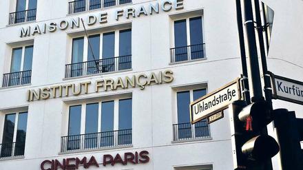 Französischer Ku’damm. Im Maison de France gibt es – bislang – nicht nur Sprachkurse, sondern auch Theateraufführungen und andere kulturelle Veranstaltungen. Und es laufen natürlich Filme im Kino Cinema Paris im Erdgeschoss.