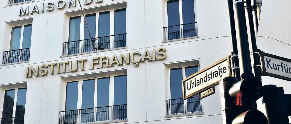 Französischer Ku’damm. Im Maison de France gibt es – bislang – nicht nur Sprachkurse, sondern auch Theateraufführungen und andere kulturelle Veranstaltungen. Und es laufen natürlich Filme im Kino Cinema Paris im Erdgeschoss.