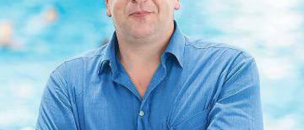 Andras Gyöngyösi, 45, aus Ungarn wird im August als Nachfolger des Serben Nebojsa Novoselac neuer Wasserball-Trainer von Spandau 04. Heute (19.30 Uhr) bestreitet Spandau das vierte Spiel des Best-of-Five-Finals um die deutsche Meisterschaft. Derzeit führt der ASC Duisburg 2:1. Foto: Camera 4
