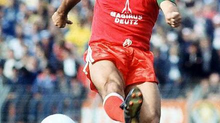 Der Bomber. Gerd Müller im Trikot des FC Bayern.