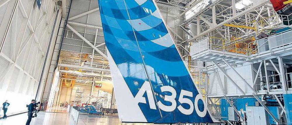 Ein Airbus A 350 besteht zu 50 Prozent aus hochwertigen Textilfasern. Unser Bild zeigt die Fertigung in Südfrankreich. Foto: dpa