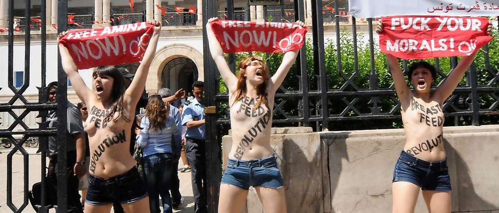 Nackter Proteste in Tunis. Die Protestaktion vom 29. Mai hat für eine junge deutsche Studentin äußerst unangenehme Folgen. Ein tunesisches Gericht verurteilte sie am Mittwoch zu vier Monaten Haft - ohne Bewährung.