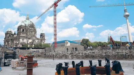 Operation am offenen Herzen. Mitten in der alten Stadtmitte wird das Schloss als Neubau mit Fassadenteilen wieder entstehen.