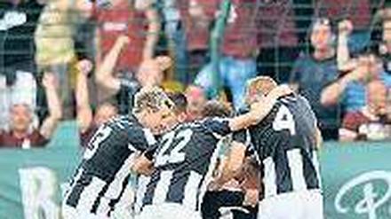 Weinroter Jubel. Der BFC Dynamo spielt im August im DFB-Pokal. Foto: Citypress