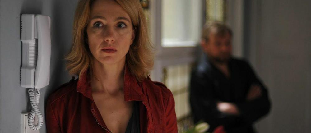 Romy (Ursina Lardi) trifft ihren Ex-Freund Frank (Devid Striesow).