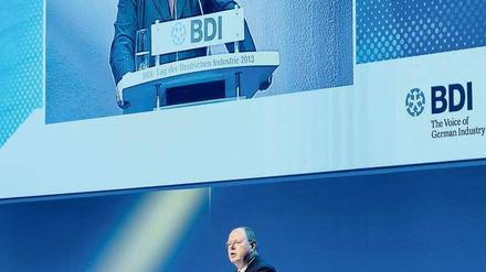 Kein Heimspiel. SPD-Kanzlerkandidat Peer Steinbrück versuchte, die Sorgen der Wirtschaftsbosse vor Steuererhöhungen zu zerstreuen. Foto: dpa