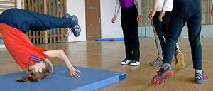 Junge Sportler in Aktion.