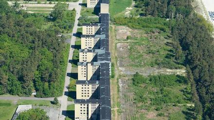 Mega-Bau Prora. Die Investoren werben mit Meer, Sonne und Denkmalschutzabschreibung. Geschichte gerät da zur Nebensache.