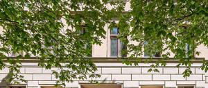 In den letzten zwölf Monaten hat die Gewobag rund 5500 Wohnungen in verschiedenen Stadtteilen aufgekauft. Neu im Bestand: das Haus in der Naunynstraße 30 in Berlin-Kreuzberg.