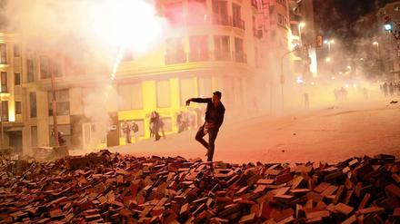 Wieder Ausschreitungen zwischen Demonstranten und der Polizei in Istanbul.