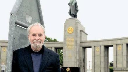 Ringen um Würdigung. Peter Jahn will das sowjetische Soldatendenkmal um eines für zivile Opfer der Nazis ergänzen. 