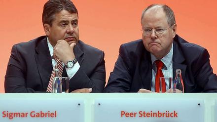 SPD-Parteichef Sigmar Gabriel und Kanzlerkandidat Peer Steinbrück: Alles andere als einig.