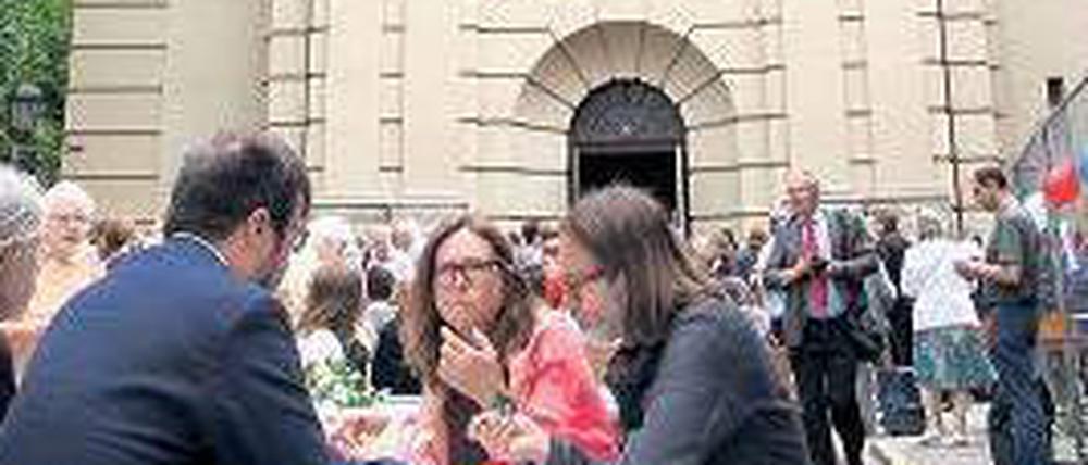 Drinnen und draußen. Rund um die Sophienkirche wurde gefeiert. 