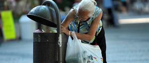 Arm, und oft nicht versichert. Wer sich bis Ende 2013 bei einer Krankenkasse meldet, muss keine Beiträge nachzahlen.