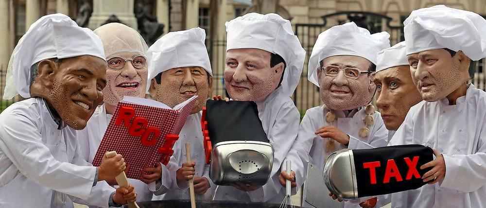 Die Kritiker der bedeutendsten Staatenlenker haben sich vor dem G-8-Gipfel schon im nordirischen Belfast versammelt. 