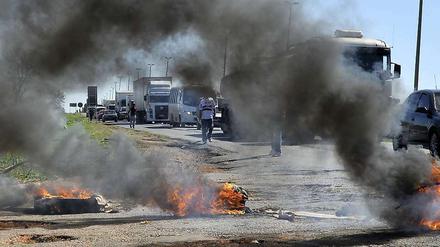 Die Proteste in Brasilien dauern an - obwohl der Auslöser, die Fahrpreiserhöhungen, behoben ist. Die Erhöhungen sollen nicht kommen. 