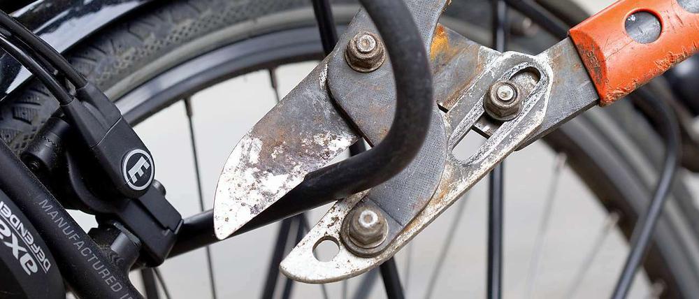 Die Polizei hat in Spandau zwei Fahrraddiebe gefasst.
