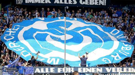 Das Schiedsgericht hat entschieden: Der MSV Duisburg erhält keine Lizenz für die Zweite Liga. Nun kann sich ein anderer Verein freuen.