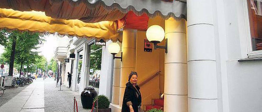 Berlin, hinterm Ku’damm. Nicht nur Schauspielerin Hanna Schygulla gehört zu den Fans des Hotels „Bogota“, sondern auch andere Prominente.
