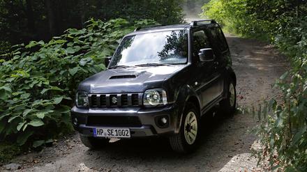 Der Suzuki Jimny 2013: Schon seit 35 Jahren streunt der Japaner durch unsere Wälder. Erst als LJ80, dann als Samurai und seit 1998 als Jimny.