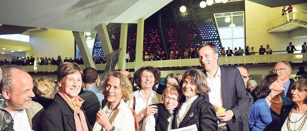 Der Club der Abbadiani. Die treuesten Anhänger des Dirigenten trafen sich im Mai bei seinen Konzerten in der Berliner Philharmonie. Unter ihnen ist auch Sylvia Hoffmann – erkannt werden möchte die Bibliothekarin aber nicht. Foto: David Heerde