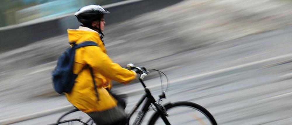 Mit oder ohne? Die Helmpflicht für Fahrradfahrer wird nicht zum ersten Mal diskutiert. Die Radfahr-Lobby ist dagegen.