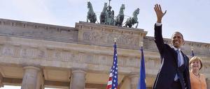 Barack Obama und Angela Merkel vor dem Brandenburger Tor. 