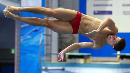Schraubte sich zu EM-Gold. Illja Kwascha aus der Ukraine gewinnt in Rostock das Kunstspringen vom Ein-Meter-Brett. 