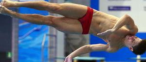 Schraubte sich zu EM-Gold. Illja Kwascha aus der Ukraine gewinnt in Rostock das Kunstspringen vom Ein-Meter-Brett.