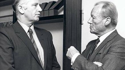 Freunde. Der frühere norwegische Verteidigungsminister Thorvald Stoltenberg (links) im Gespräch mit Willy Brandt 1984 über den Konflikt in Nicaragua. 