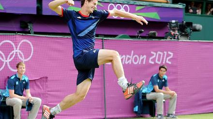 Murray springt vor Freude in die Höhe.
