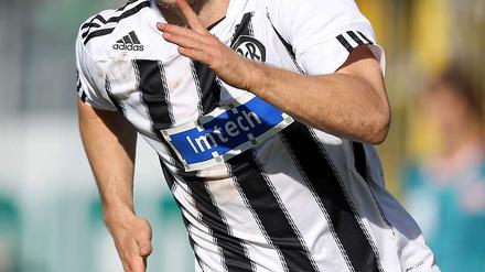 Jubeln mit Union. Martin Dausch (hier noch im Trikot des VfR Aalen) will mit Union in die Bundesliga aufsteigen.