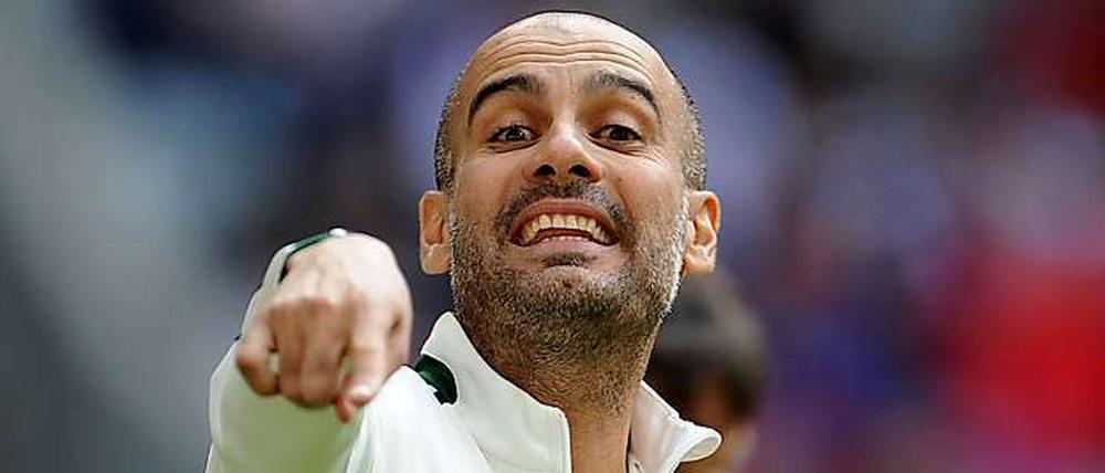 Richtungsweisend. Josep Guardiola bei seinem ersten Training als neuer Bayern-Coach.