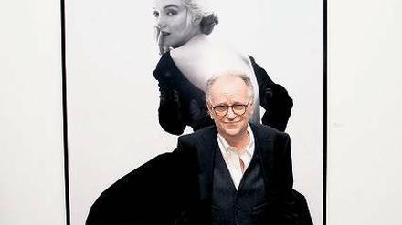 Bert Stern 2011 in einer New Yorker Ausstellung vor einem seiner Fotos. Foto: Neilson Barnard/Getty Images for The Weinstein Company/AFP