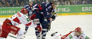 Die Neuauflage kommt. Eisbär Rankel (Mitte) im Spiel gegen Köln.