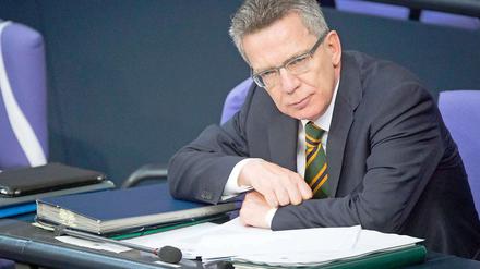 Auf der Zeugenliste. Thomas de Maizière soll vor dem Untersuchungsausschuss aussagen, nicht aber Kanzlerin Angela Merkel und ihr Herausforderer Peer Steinbrück.
