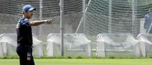 Jos Luhukay auf dem Trainingsplatz.