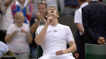 Stoßgebet: Andy Murray konnte die nationale Tragödie gegen Fernando Verdasco gerade noch abwenden.