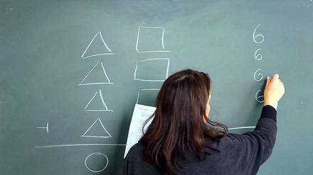 Geprüft. Seit 2006 gibt es in Berlin den Mittleren Schulabschluss. Rund 18800 Schüler mussten dieses Jahr teilnehmen.