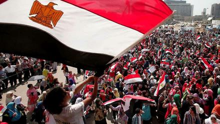 Euphorie über dem Tahir-Platz. Die patriotische Stimmung in Kairo hält auch nach der Absetzung von Mohammed Mursi an. 
